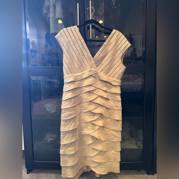 Cream colored Adrianna Papell dress, size 12, worn once to a wedding ♥️ - Picture 1 of 2